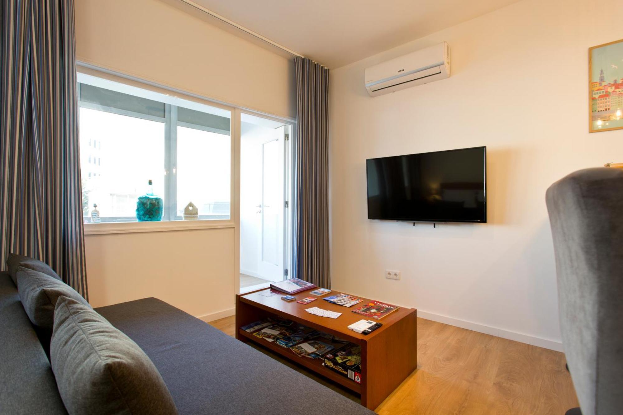 Casa Roberto - Studio Apartment, Lift, Ac, Car Parking - Extra Порту Экстерьер фото